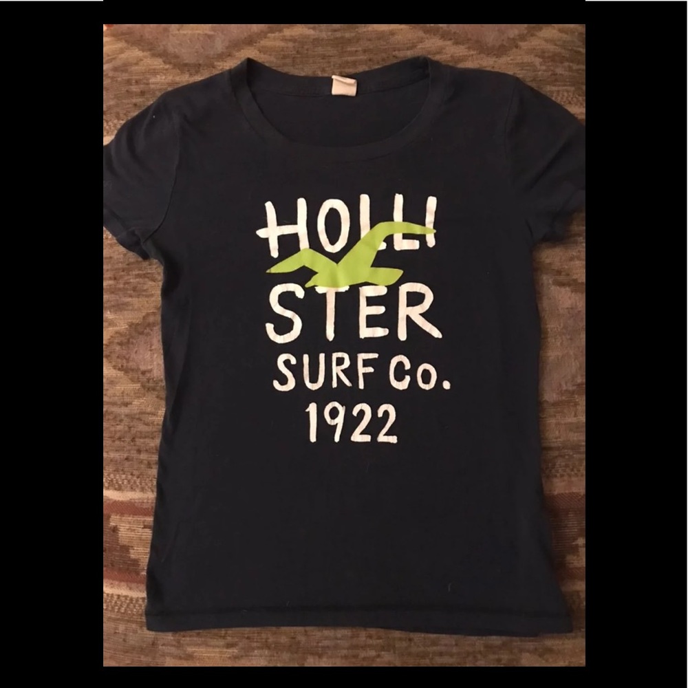 Hollister shirt size large